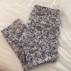 GUC lululemon Wunder Under crops